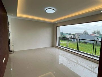 120sqm House and lot For sale (Ready For Occupancy)  with 6 Bedrooms 2 Garage in Greenwoods Pasig City (PH2820)