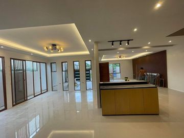 120sqm House and lot For sale (Ready For Occupancy)  with 6 Bedrooms 2 Garage in Greenwoods Pasig City (PH2820)