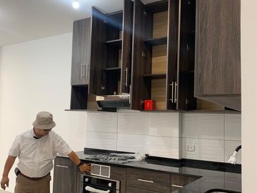 VENDO DEPARTAMENTO AMERICANO DE ESTRENO EN LA URB.MIRAFLORES COUNTRY CLUB