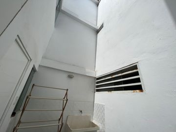 VENTA DE MODERNO DEPARTAMENTO CON PISCINA FRENTE A PLAYA EL REVES EN PUNTA NEGRA