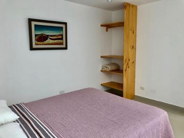 VENTA DE MODERNO DEPARTAMENTO CON PISCINA FRENTE A PLAYA EL REVES EN PUNTA NEGRA