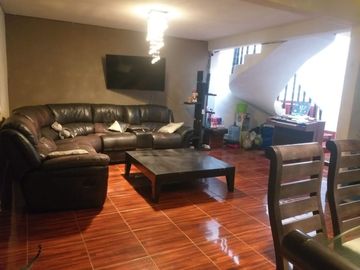 CASA CIUDAD JARDIN