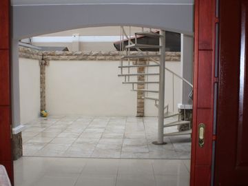 Vendo amplia y hermosa propiedad esquinera Urbanizacion Terranostra Gerona km 13.5 de via a la costa