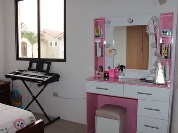 Vendo amplia y hermosa propiedad esquinera Urbanizacion Terranostra Gerona km 13.5 de via a la costa