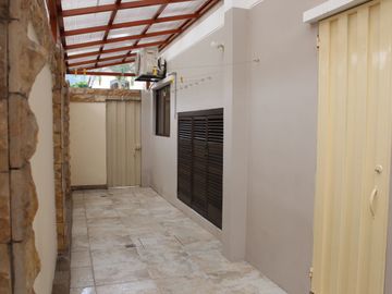 Vendo amplia y hermosa propiedad esquinera Urbanizacion Terranostra Gerona km 13.5 de via a la costa