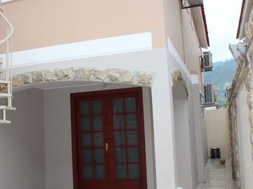 Vendo amplia y hermosa propiedad esquinera Urbanizacion Terranostra Gerona km 13.5 de via a la costa
