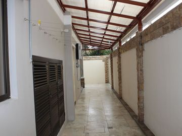 Vendo amplia y hermosa propiedad esquinera Urbanizacion Terranostra Gerona km 13.5 de via a la costa