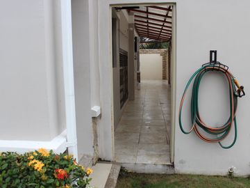 Vendo amplia y hermosa propiedad esquinera Urbanizacion Terranostra Gerona km 13.5 de via a la costa