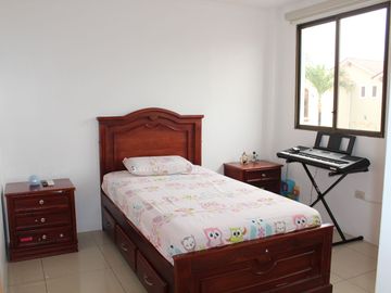 Vendo amplia y hermosa propiedad esquinera Urbanizacion Terranostra Gerona km 13.5 de via a la costa