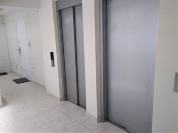 SURCO VENTA DEPARTAMENTO 1ER PISO SEMI-AMOBLADO 3 DORM 3 BAÑOS A/SERVICIO + COCHERA US $ 119,000