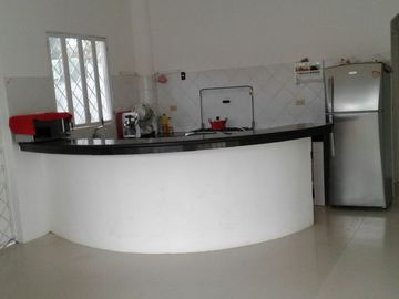 En venta casa rentera de 3 pisos en Urbanizacion via Data Posorja PLAYAS