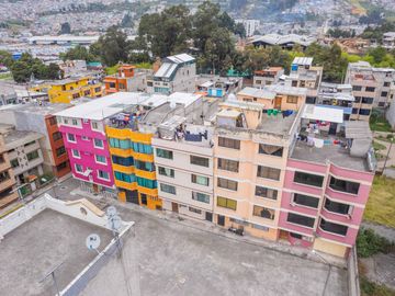 QUITUMBE QUICENTRO SUR CASA RENTERA DE VENTA 5 DEPARTAMENTOS