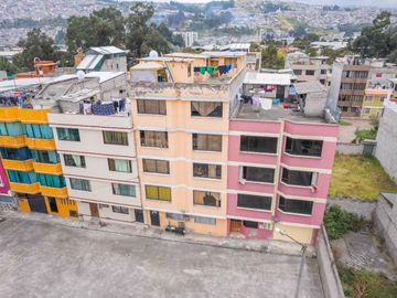 QUITUMBE QUICENTRO SUR CASA RENTERA DE VENTA 5 DEPARTAMENTOS