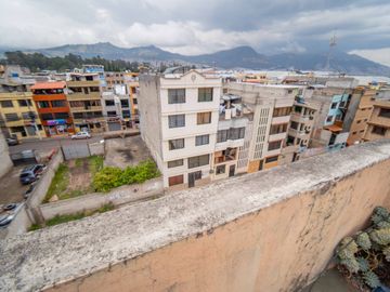 QUITUMBE QUICENTRO SUR CASA RENTERA DE VENTA 5 DEPARTAMENTOS