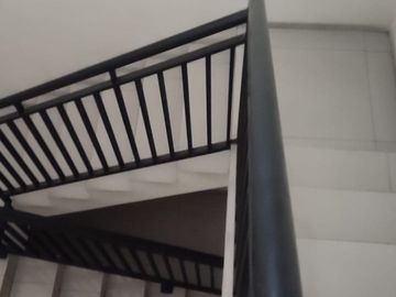 Rumah Masuk Komplek area Benhil, 700 meter ke Gatot Subroto