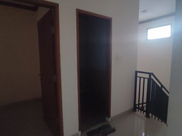 Rumah Masuk Komplek area Benhil, 700 meter ke Gatot Subroto