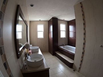 Casa en Venta en Zacatecas, en Fracc. Villas del Tepozán