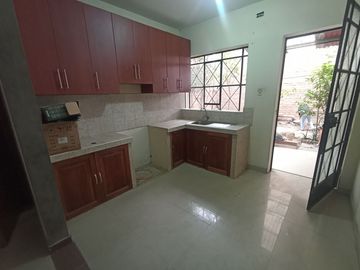 VENTA DE CASA 3 PISOS + AZOTEA EN URB. EL TREBOL AZUL - SAN JUAN DE MIRAFLORES
