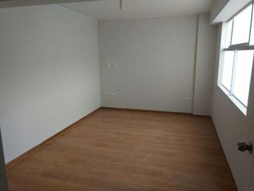 DEPARTAMENTO EN VENTA CON VISTA A LA CALLE 3 DORMITORIOS Y 180M2 EN MIRAFLORES