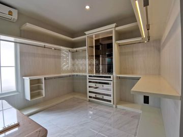 Nantawan Bangna Km.7 for sale