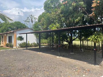 HERMOSA FINCA EN VILLAVICENCIO