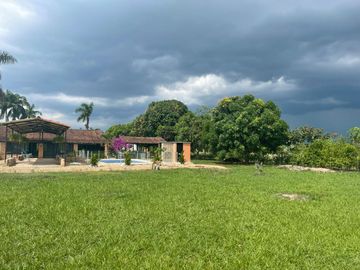 HERMOSA FINCA EN VILLAVICENCIO