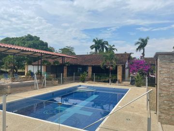 HERMOSA FINCA EN VILLAVICENCIO