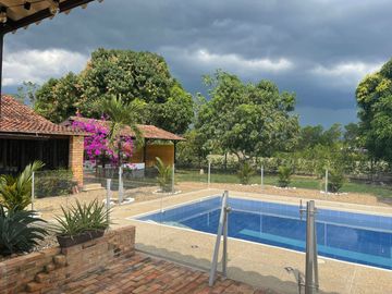 HERMOSA FINCA EN VILLAVICENCIO