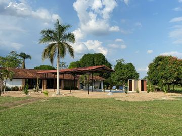 HERMOSA FINCA EN VILLAVICENCIO
