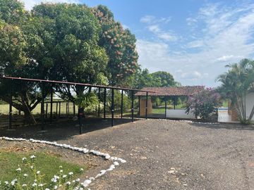 HERMOSA FINCA EN VILLAVICENCIO