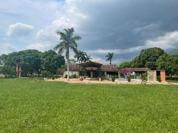 HERMOSA FINCA EN VILLAVICENCIO