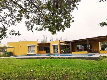 Casa de Campo en Venta: Condominio La Toscana - Chincha