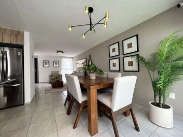 CASA EN VENTA EN CALIMAYA DENTRO DEL FRACCIONAMIENTO HACIENDA DE LAS FUENTES.