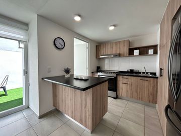 CASA EN VENTA EN CALIMAYA DENTRO DEL FRACCIONAMIENTO HACIENDA DE LAS FUENTES.
