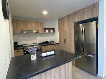 CASA EN VENTA EN CALIMAYA DENTRO DEL FRACCIONAMIENTO HACIENDA DE LAS FUENTES.