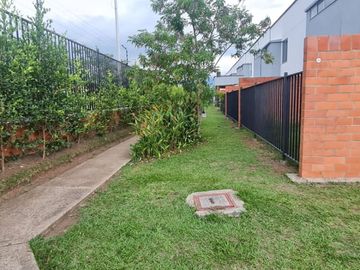 VENDO CASA JAMUNDI EN CONDOMINIO DE 2 NIVELES PARA ESTRENAR