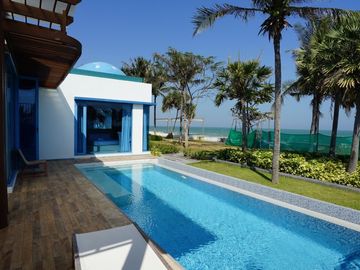 Beachfront Pool Villa Hua Hin For Sale