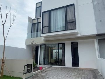 Rumah Dian Istana Wiyung Surabaya New Gress