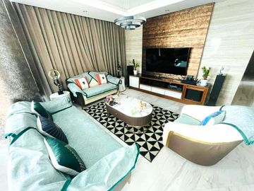 FULLY FURNISHED 3-BEDROOM PENTHOUSE PARKING FOR SALE IN 8 FORBESTOWN ROAD