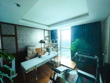 FULLY FURNISHED 3-BEDROOM PENTHOUSE PARKING FOR SALE IN 8 FORBESTOWN ROAD