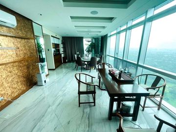 FULLY FURNISHED 3-BEDROOM PENTHOUSE PARKING FOR SALE IN 8 FORBESTOWN ROAD