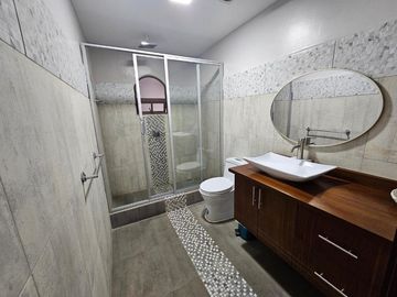 Hostería en Venta Sector Charasol, Azogues