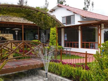 Hostería en Venta Sector Charasol, Azogues