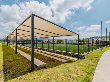 CASA A 15 MINUTOS DE CUERNAVACA, MORELOS; MEX. 3 RECÁMARAS, ALBERCA, MULTI CANCHAS, PET PARK.