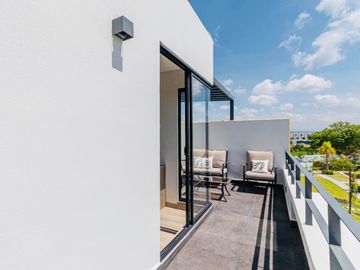 CASA A 15 MINUTOS DE CUERNAVACA, MORELOS; MEX. 3 RECÁMARAS, ALBERCA, MULTI CANCHAS, PET PARK.