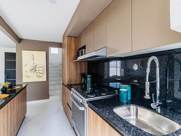 CASA A 15 MINUTOS DE CUERNAVACA, MORELOS; MEX. 3 RECÁMARAS, ALBERCA, MULTI CANCHAS, PET PARK.