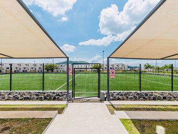 CASA A 15 MINUTOS DE CUERNAVACA, MORELOS; MEX. 3 RECÁMARAS, ALBERCA, MULTI CANCHAS, PET PARK.