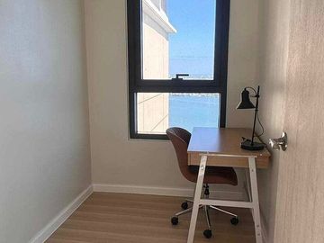 BEST OFFER , SEAVIEW 1 BEDROOM MANDANI BAY UNIT with flexible payment terms