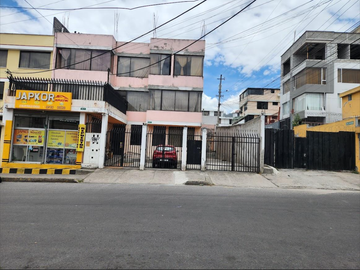 VENTA DE CASA EN EL SECTOR SAN CARLOS - MONJAS