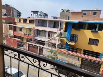 CASA 3 PISOS CON DPTO PARALELA 13 AV. LA MARINA
